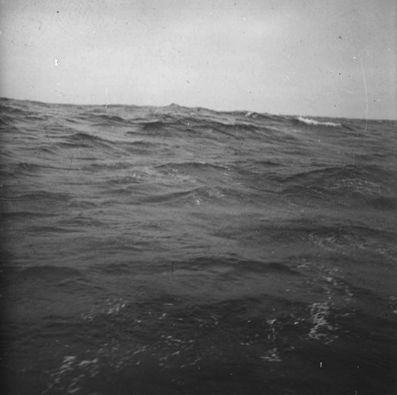 plaque de verre photographique ; L’Océan glacial, vue sur la mer