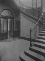 tirage photographique ; Le grand escalier de Saint-Come conduisant à la Bibliothèque et au Musée.