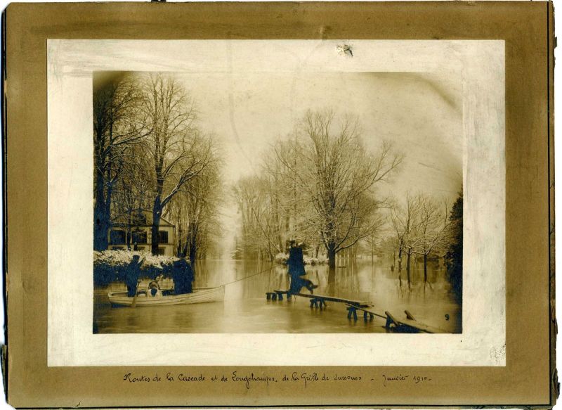 Inondations de 1910 - 26 janvier - Porte de Suresnes, route de la cascade et de longchamps