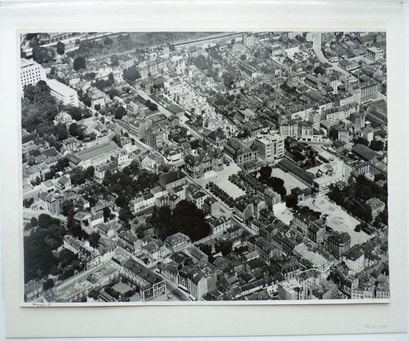 Vue aérienne du quartier de la mairie de Suresnes ; © Lucille PENNEL