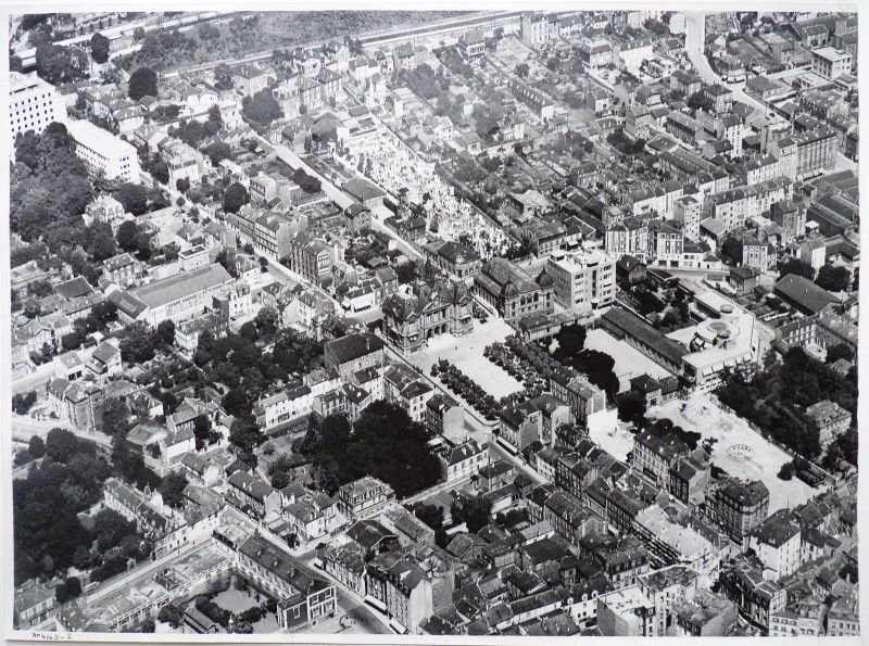 Vue aérienne du quartier de la mairie de Suresnes ; © Lucille PENNEL