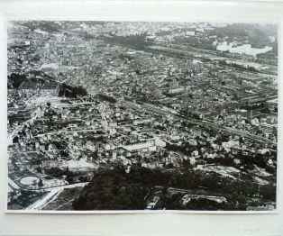 Vue aérienne des villes de Suresnes et de Puteaux ; © Lucille PENNEL