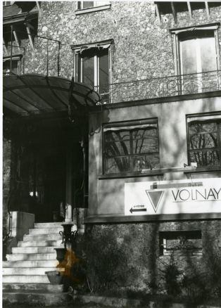 Volnay, entrée principale de la propriété