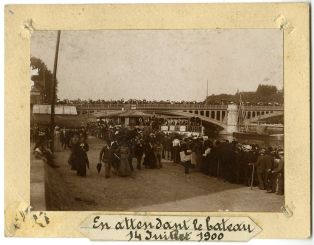 En attendant le bateau - 14 juillet 1900