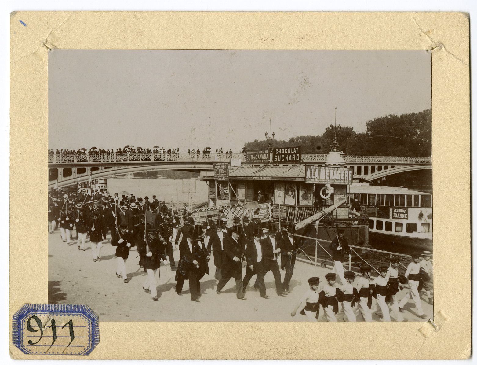 Inauguration du poste de secours au pont de Suresnes en 1901