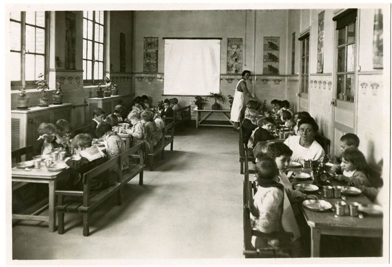 Ecole maternelle Edouart Vaillant - Le réfectoire (Titre fictif)