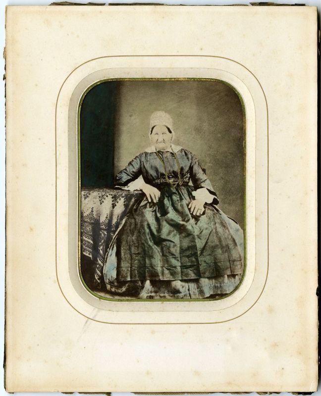 Portrait de Madame J.G. Lamarre, née M.J. Fortin.