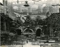 Restaurant des Grottes. rue du Pont vers 1936, ancienne g...