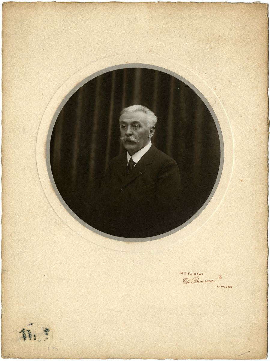 Mr Huillard, maire de Suresnes