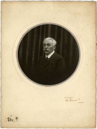 Mr Huillard, maire de Suresnes
