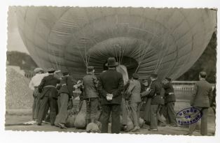 Fête de la muse 1931 - Gonflement d'un ballon, coup de vent inclinaison
