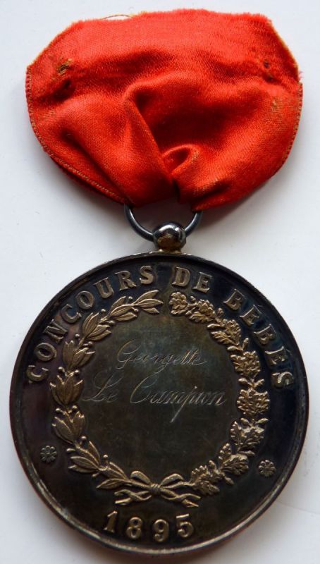 Médaille concours de bébés 1895 - Georgette Le Campion ; © Lucille PENNEL
