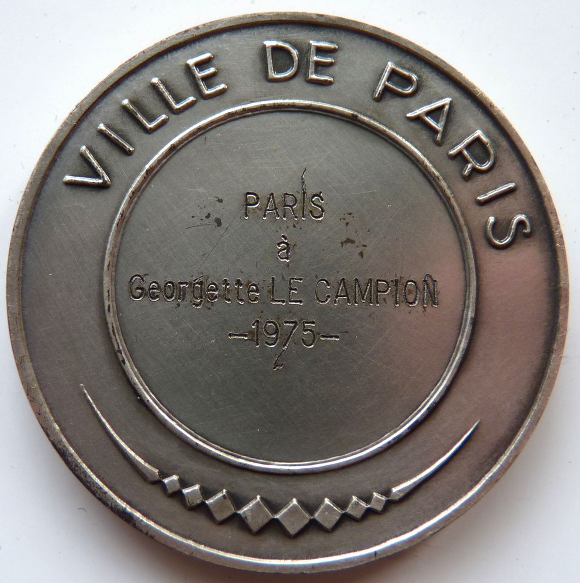Ville de Paris - Paris à Georgette Le Campion - 1975