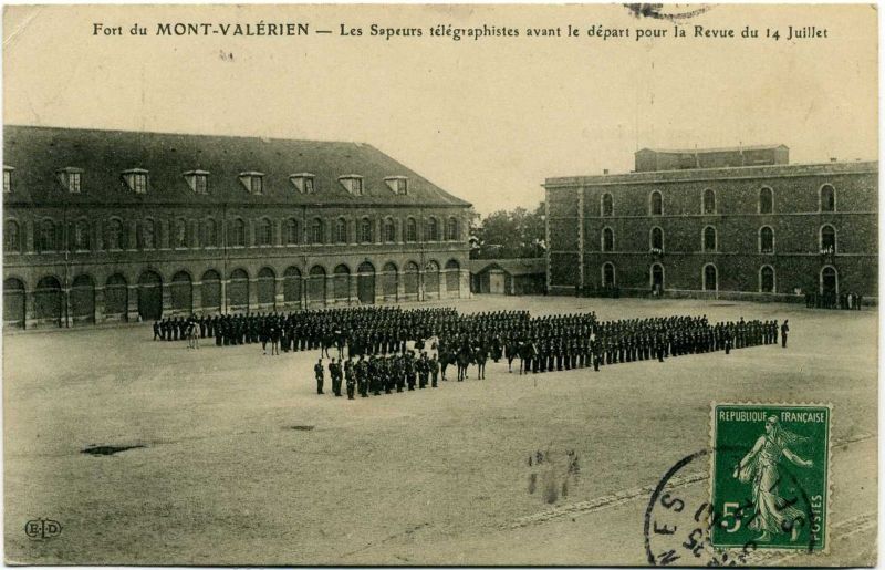 Fort du MONT VALERIEN - Les sapeurs télégraphistes avant le départ pour la Revue du 14 Juillet