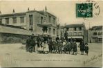 SURESNES - Place du Marché et les Ecoles