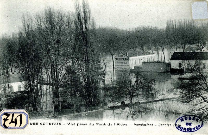 Les Coteaux. Vue prise du Pont de l'Avre. Inondations. Janvier 1910
