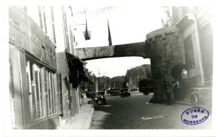 Le vieux Suresnes, entrée rue du Pont : reconstitution