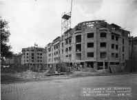 Vue de la cité-jardins en construction (Titre fictif)