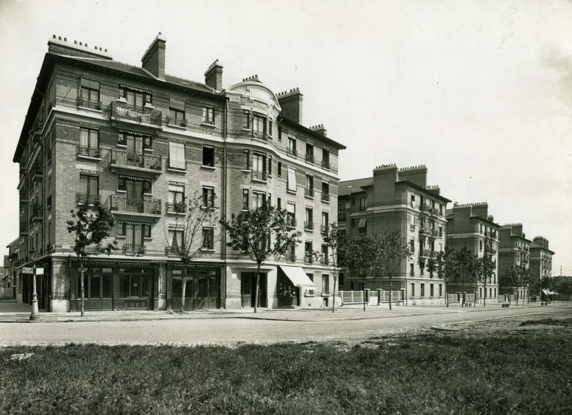 Vue de la cité-jardins - Avenue Edouard Vaillant (immeuble d’habitation et restaurant coopératif) (Titre fictif)