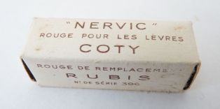 Rouge pour les lèvres de remplacement "NERVIC" de COTY teinte “Rubis”
