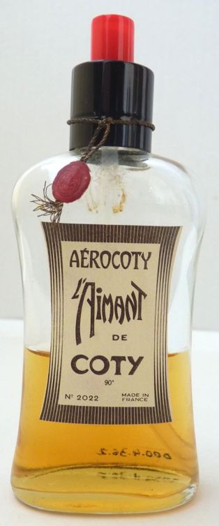 Aerocoty “L'Aimant" de Coty ; © Lucille PENNEL