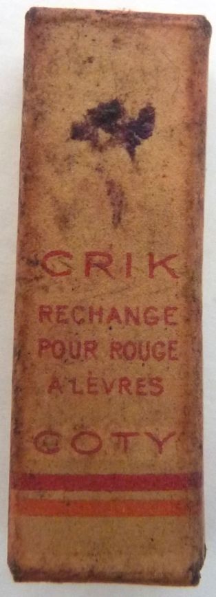 Raisin de recharge pour rouge à lèvre Coty "CRIK" ; © Lucille PENNEL