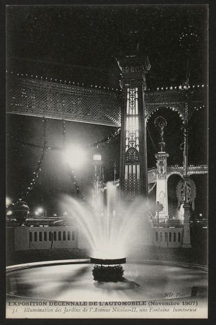 Exposition décennale de l'automobile (novembre 1907) - Illumination des jardins de l'avenue Nicolas II, une fontaine lumineuse
