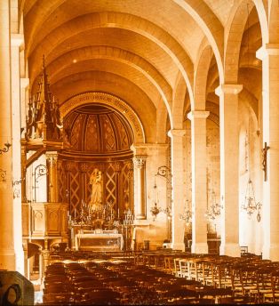 Intérieur de l'église du coeur immaculée de Marie ; © Jean-Gabriel LOPEZ