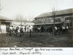 Les jeux sont surveillés football, esquive-ballon, groupe...