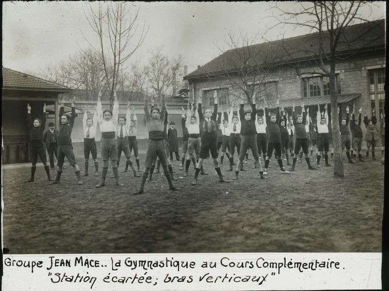 Groupe Jean Macé. La Gymnastique au Cours Complémentaire. 
