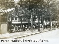 Porte Maillot. Entrée au métro