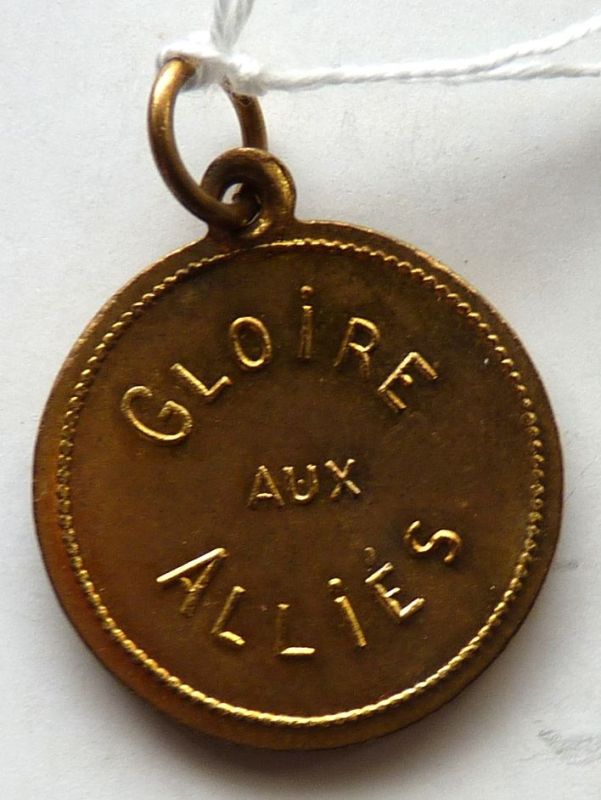 Gloire aux Alliès ; © Lucille PENNEL