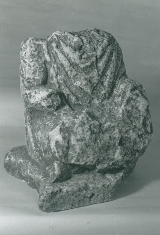 statue (fragment)
