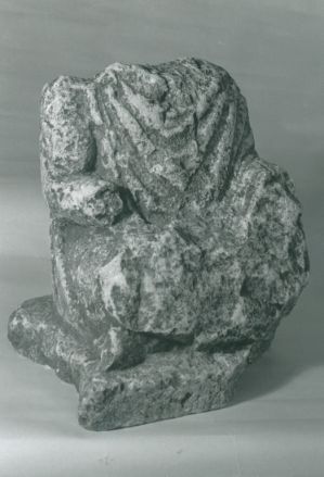 statue (fragment)