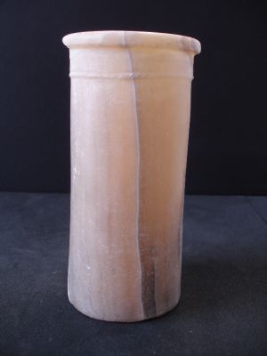 vase cylindrique à bourrelet ; © Mireille Bienvenu