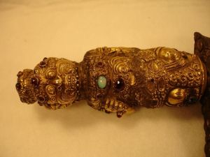 kriss panimbal provenant de Bali manche figurant une déesse