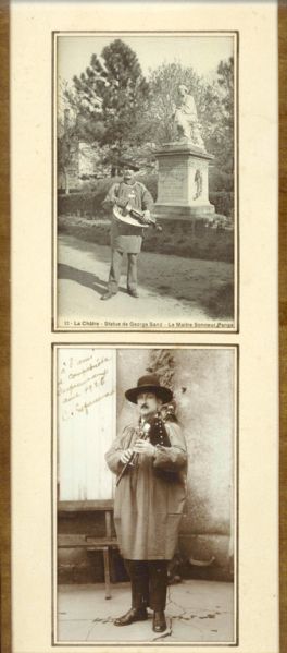 Deux maîtres sonneurs de la Vallée Noire ; deux cartes postales ; © Collections musée George Sand et de la Vallée Noire