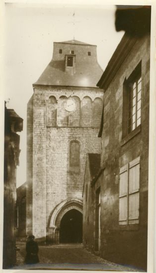 L’église de La Châtre et son vieux clocher ; © Collections musée George Sand et de la Vallée Noire