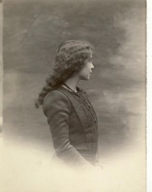 Aurore LAUTH-SAND, petite-fille de George SAND (titre factice) ; © Collections musée George Sand et de la Vallée Noire