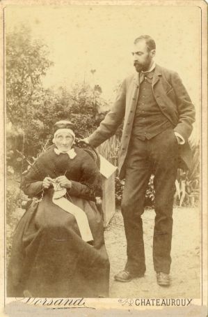 Georges LOUTIL et sa mère, juge de paix de La Châtre ; © Collections musée George Sand et de la Vallée Noire