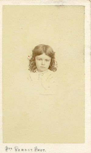 Gabrielle SAND enfant (titre factice) ; © Collections musée George Sand et de la Vallée Noire