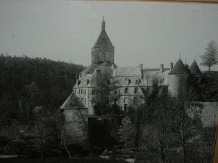 Château et église de Gargilesse ; © Collections musée George Sand et de la Vallée Noire