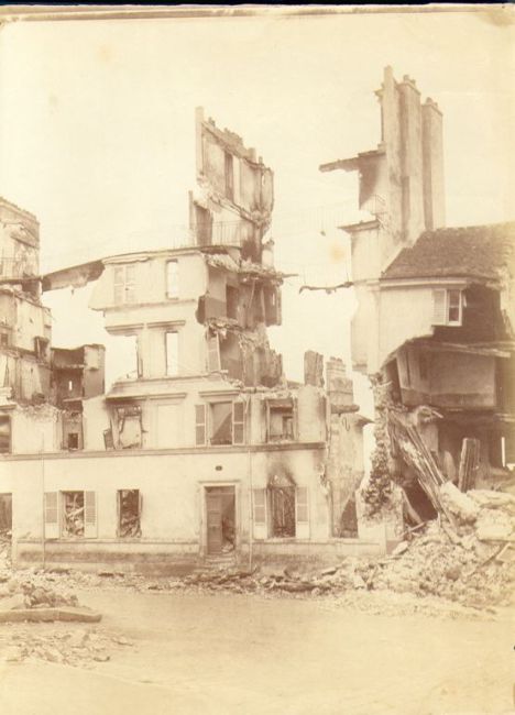 Ruines de maisons place de l’hospice.