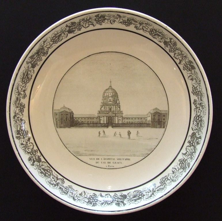 assiette (ronde) ; Vue de l’hopital militaire du Val de Grâce à Paris (titre inscrit)