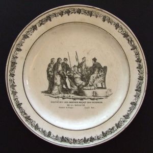 assiette historiée (ronde) ; Erispoë duc des Bretons recevant les ornements de la royauté (titre inscrit)