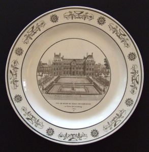 assiette (ronde) ; Vue du palais du Sénat conservateur (titre inscrit)