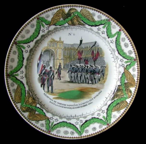 assiette historiée (ronde) ; Réception du corps de Napoléon à l’hôtel des Invalides (titre inscrit)