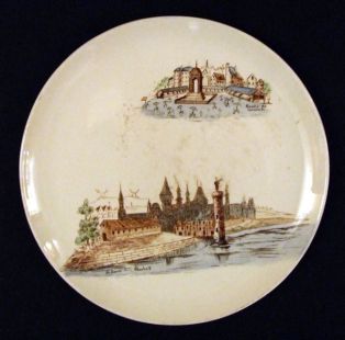assiette (ronde) ; Marché des Innocents / Le Louvre sous Charles V (titre inscrit)