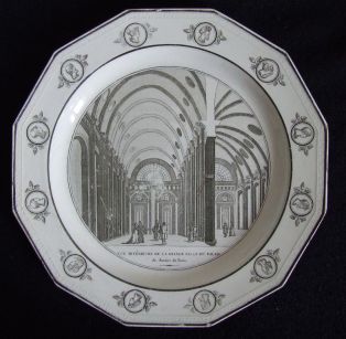 assiette (dodécagonale) ; Vue intérieure de la Grande Salle du palais de justice de Paris (titre inscrit)