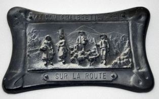 plaque décorative ; Sur la route (titre inscrit)
